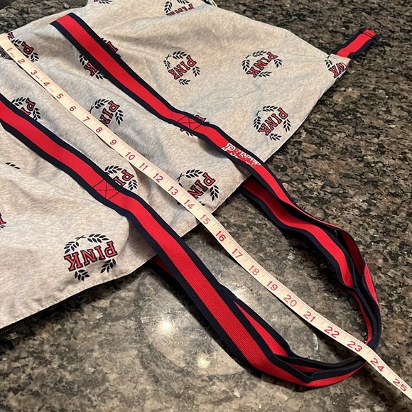 Pink by Victoria’s Secret duffel bag - Picture 8 of 9